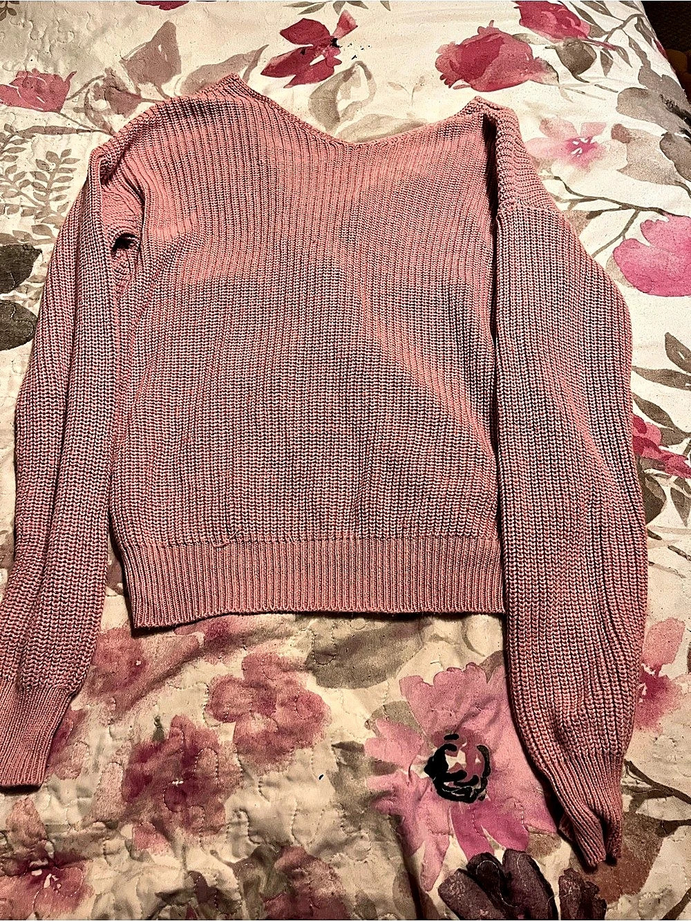 Ivy and main Cropped Knit Sweater in Pink Size Medium Like New